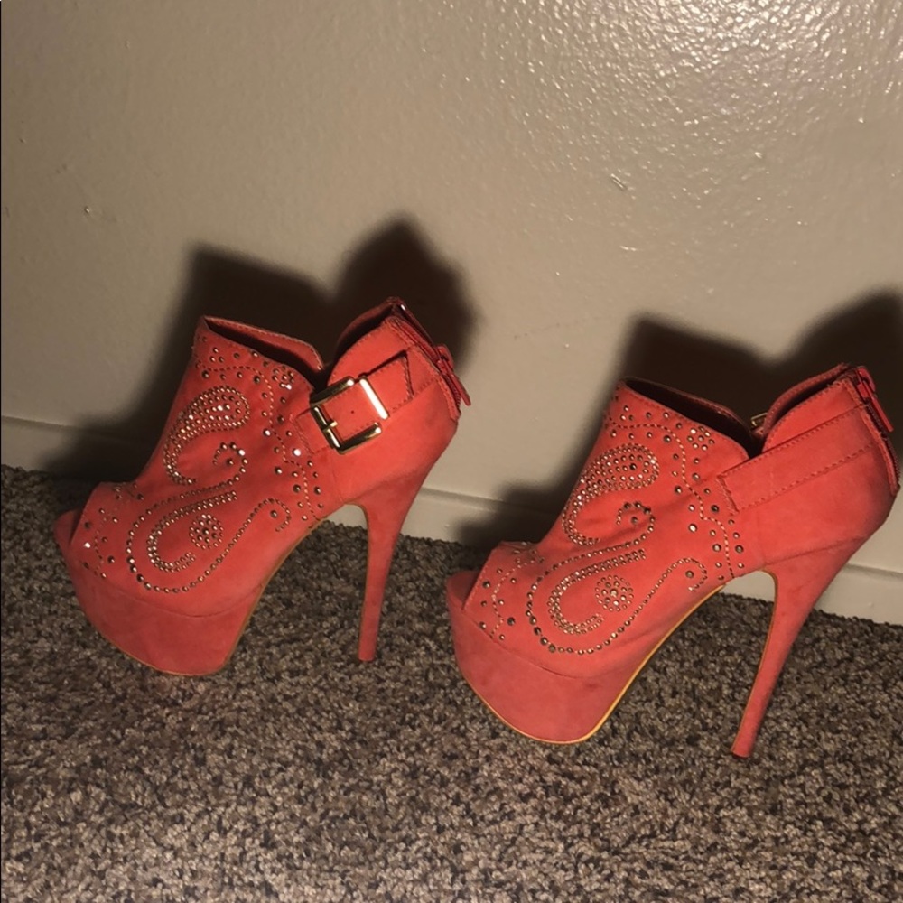 ALBA Heels